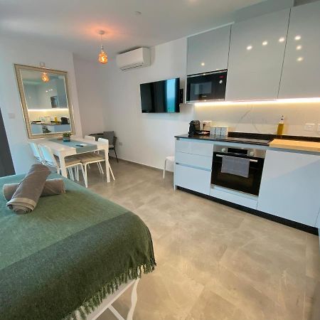 New Luxury Sunrise Oceanview Apartment In Gibraltar Eksteriør bilde