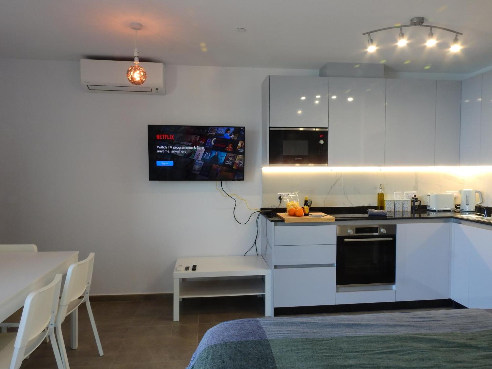 New Luxury Sunrise Oceanview Apartment In Gibraltar Eksteriør bilde