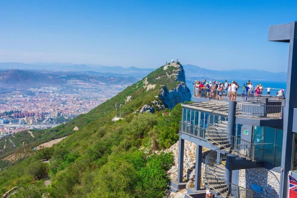 New Luxury Sunrise Oceanview Apartment In Gibraltar Eksteriør bilde